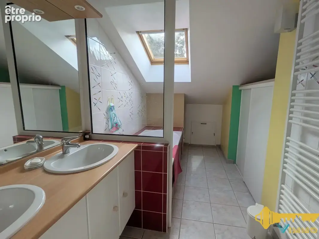 BOUGUENAIS - Maison familiale 4 chambres + un bureau - photo 12