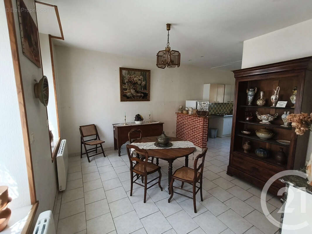 Maison à CHATEAUNEUF-VAL-DE-BARGIS