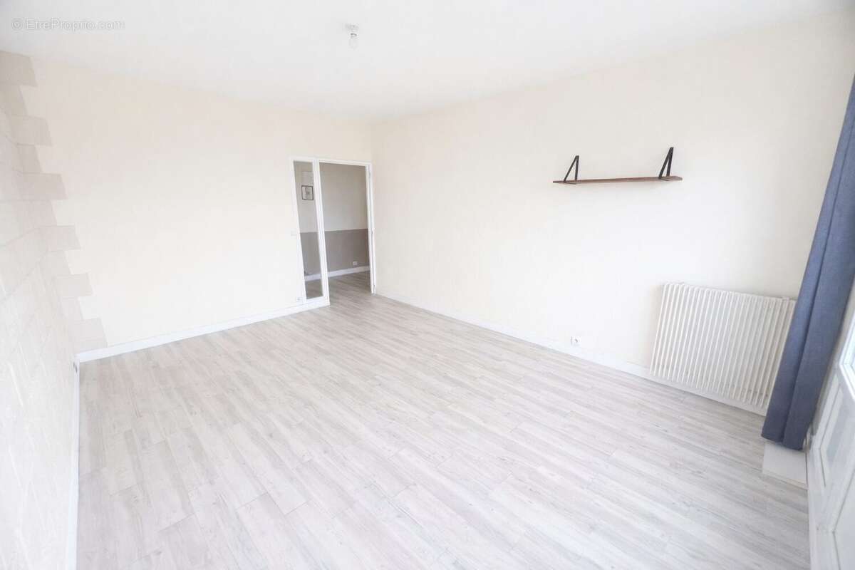 Appartement à SARTROUVILLE
