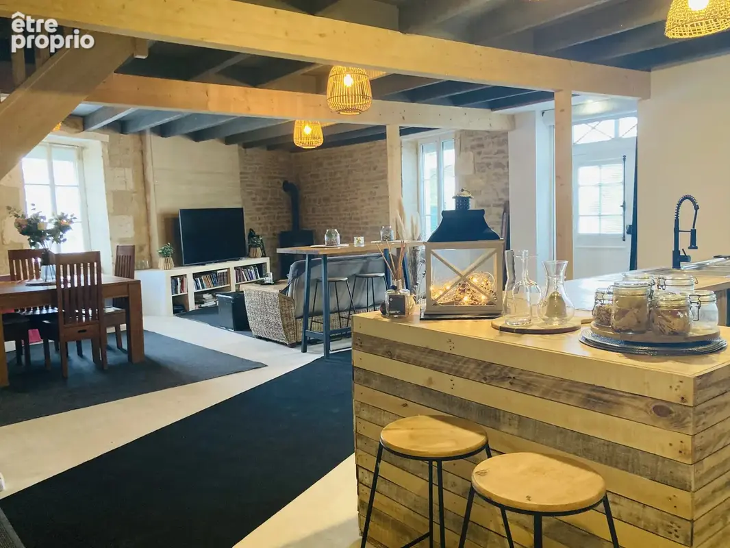 Maison en Pierre de Caractère Rénovée avec Grand Jardin et Potentiel d'aménagement - photo 4