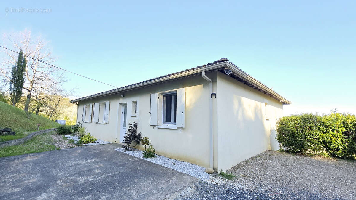 Maison à SAINT-MAGNE-DE-CASTILLON
