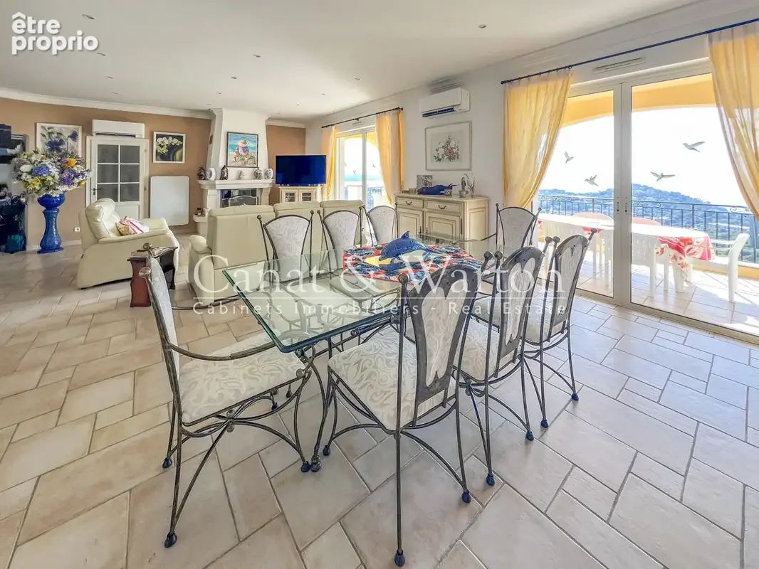 Villa récente avec une vue panoramique sur la baie de cavalaire - photo 3