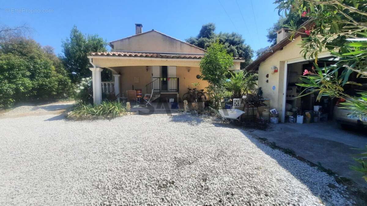 Maison à QUISSAC