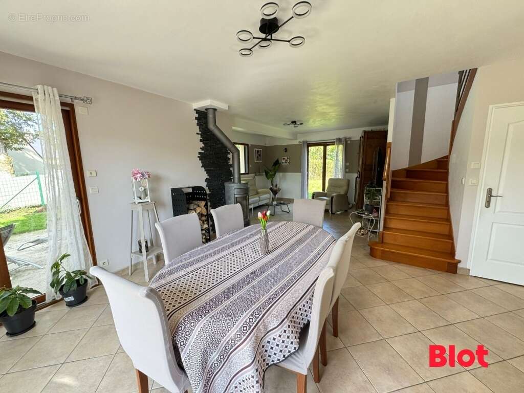 Maison à CORPS-NUDS