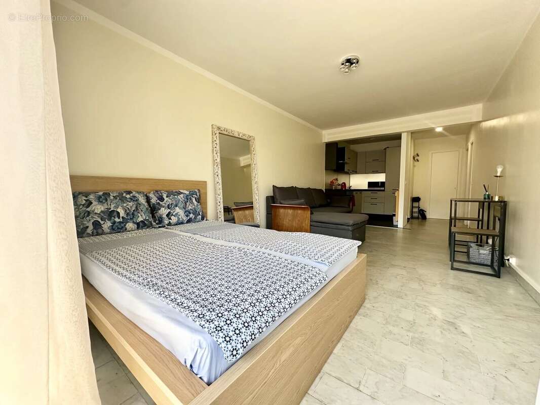 À VENDRE NICE– Studio 31 m² avec balcon, refait à neuf, au calme - photo 4