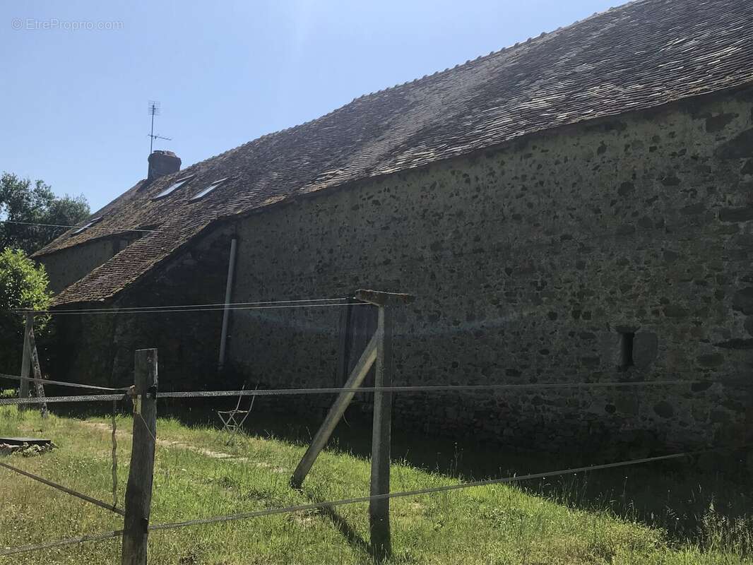 Maison à LUSSAC-LES-EGLISES