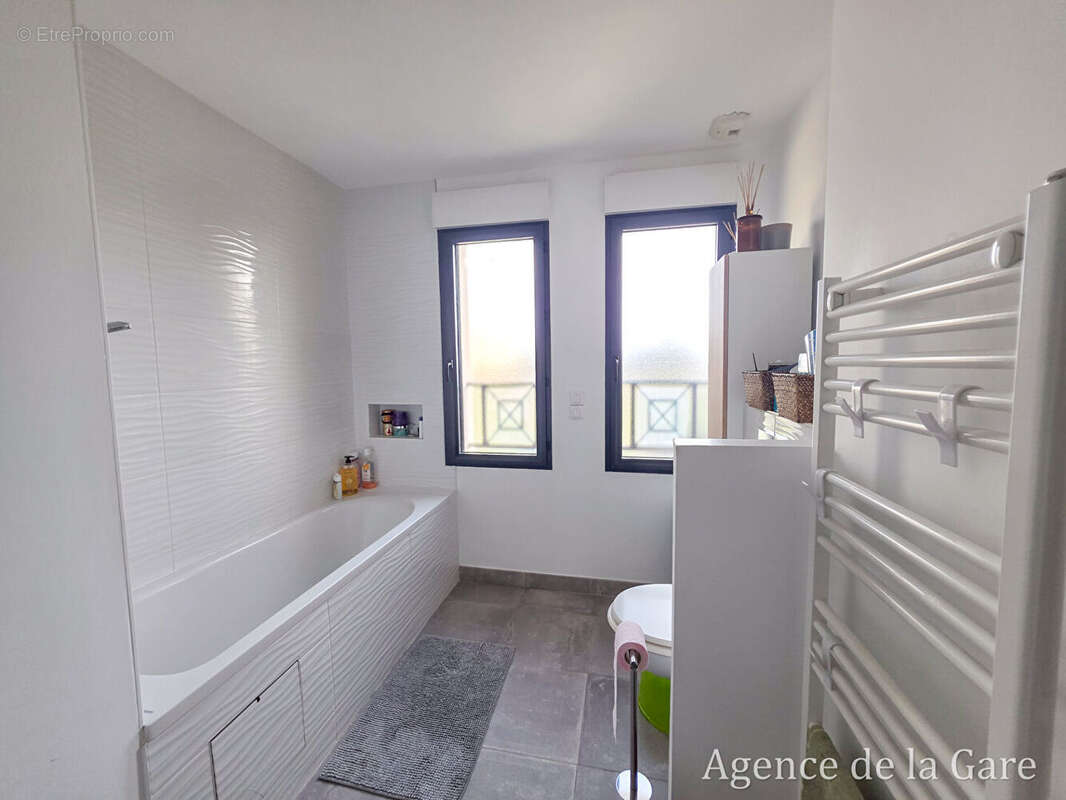 Maison à SARTROUVILLE