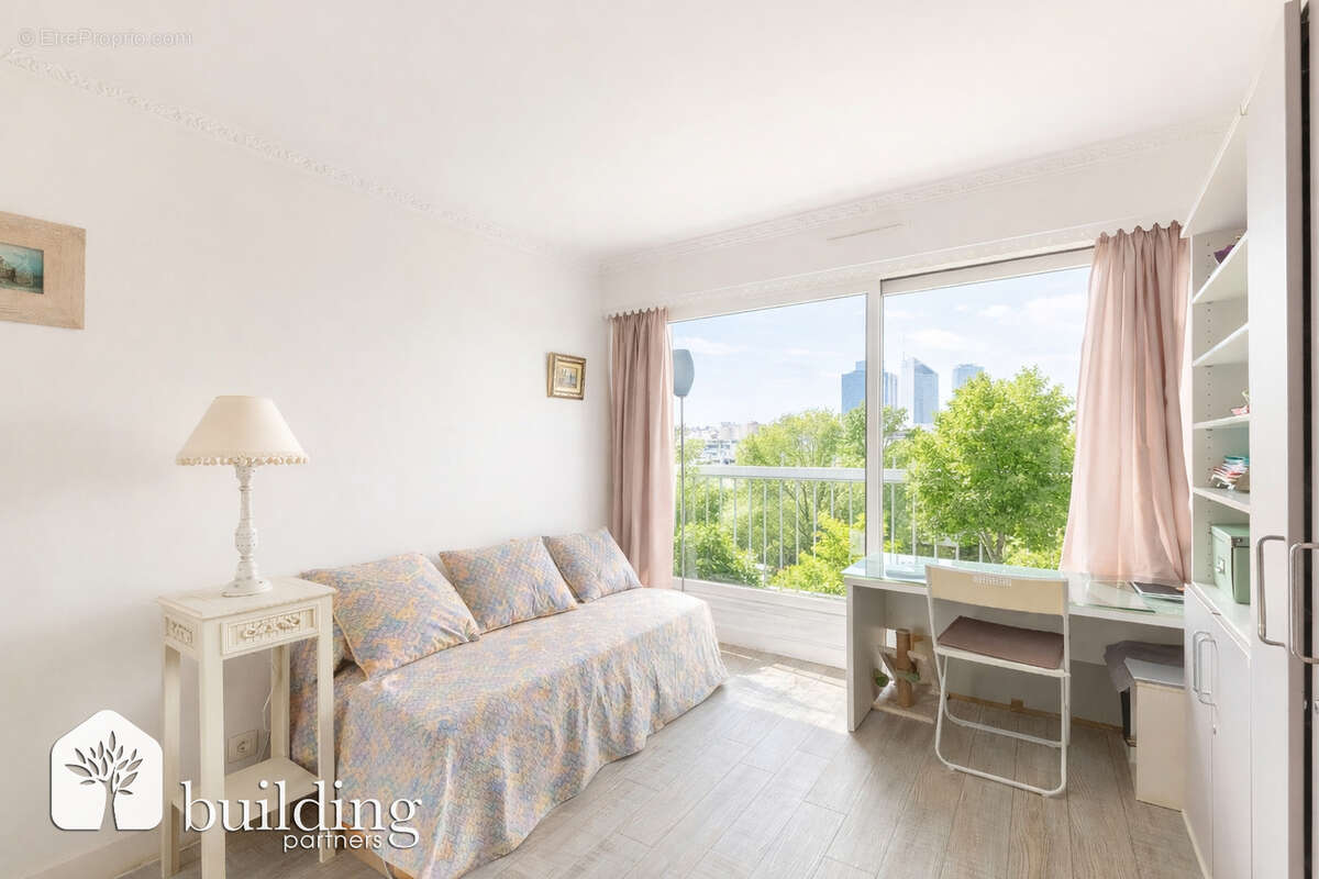 Appartement à COURBEVOIE