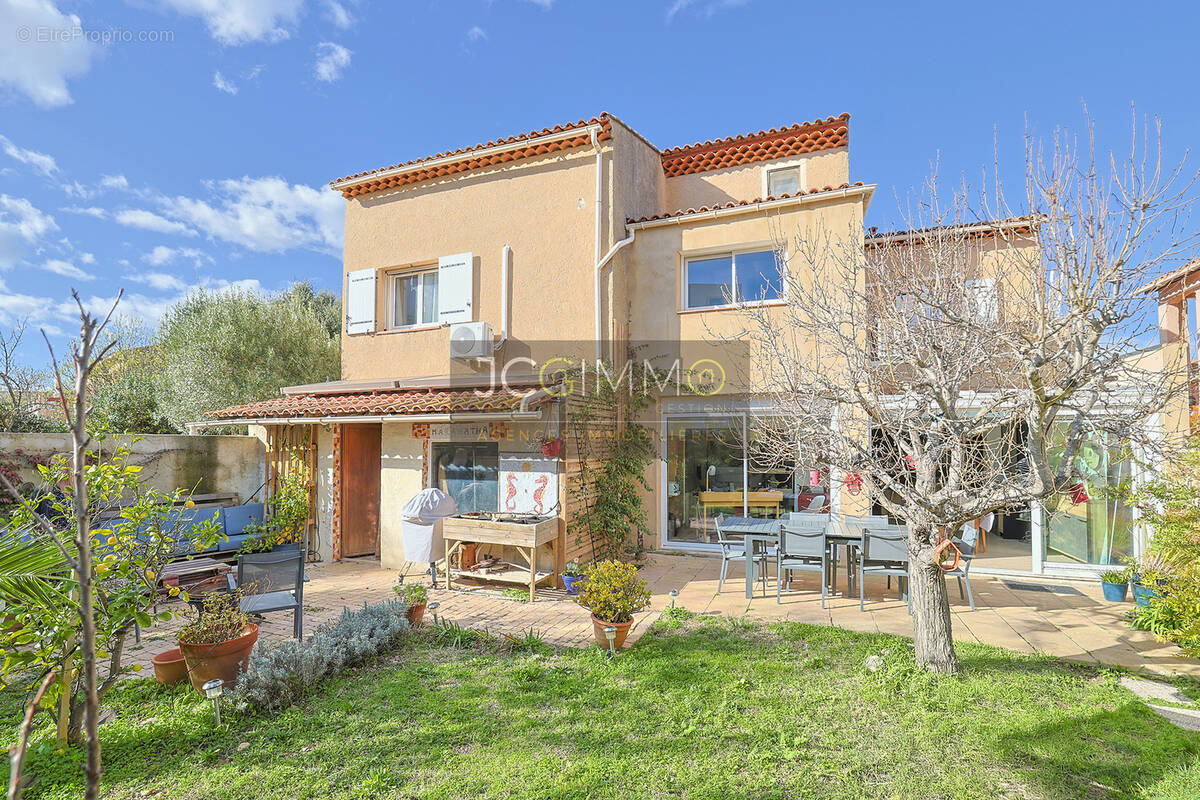 Maison à HYERES