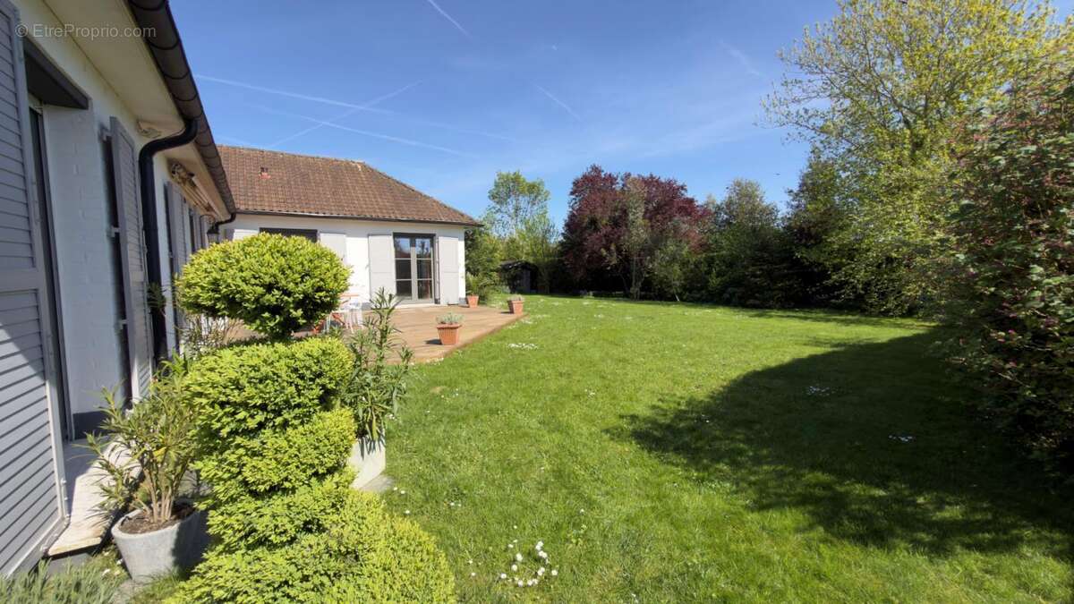 Maison à ENNETIERES-EN-WEPPES