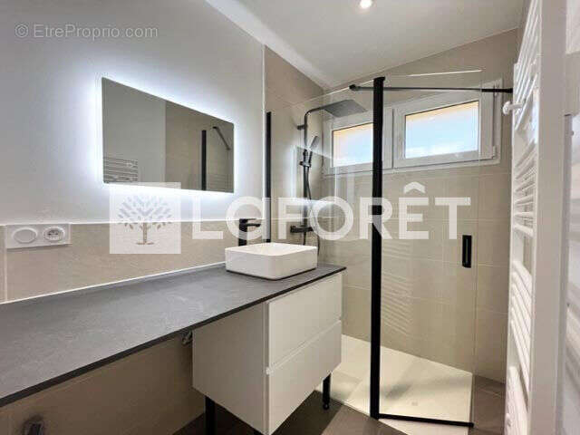 Appartement à SAINT-GENIS-LAVAL