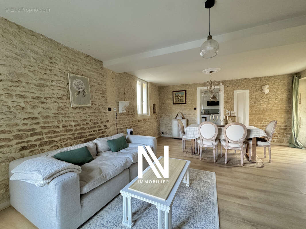 Maison à FONTAINE-HENRY