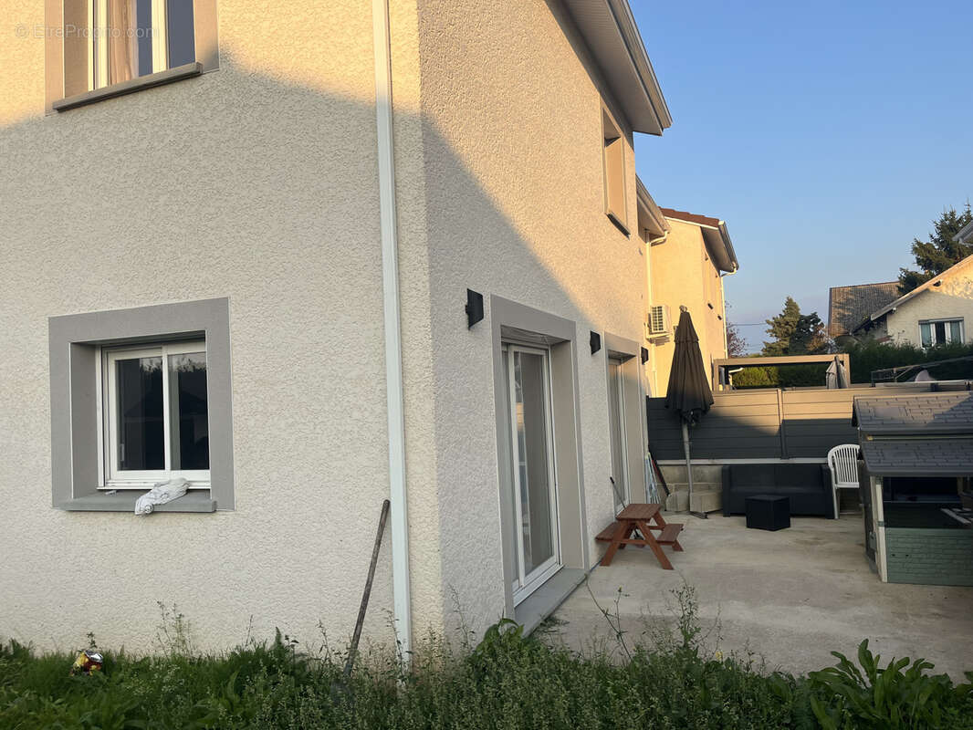 Maison à SAINT-ROMAIN-DE-JALIONAS