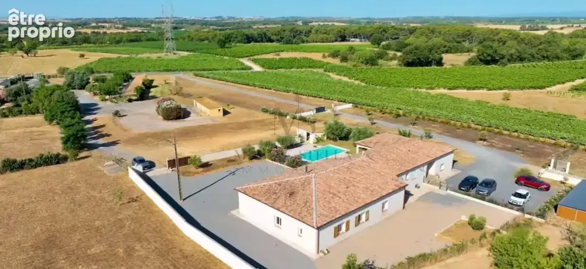 Ensemble Immobilier Rare  Trois Maisons, Piscine, Terrains Agricoles et Équipements pour Activité Animalière - photo 9
