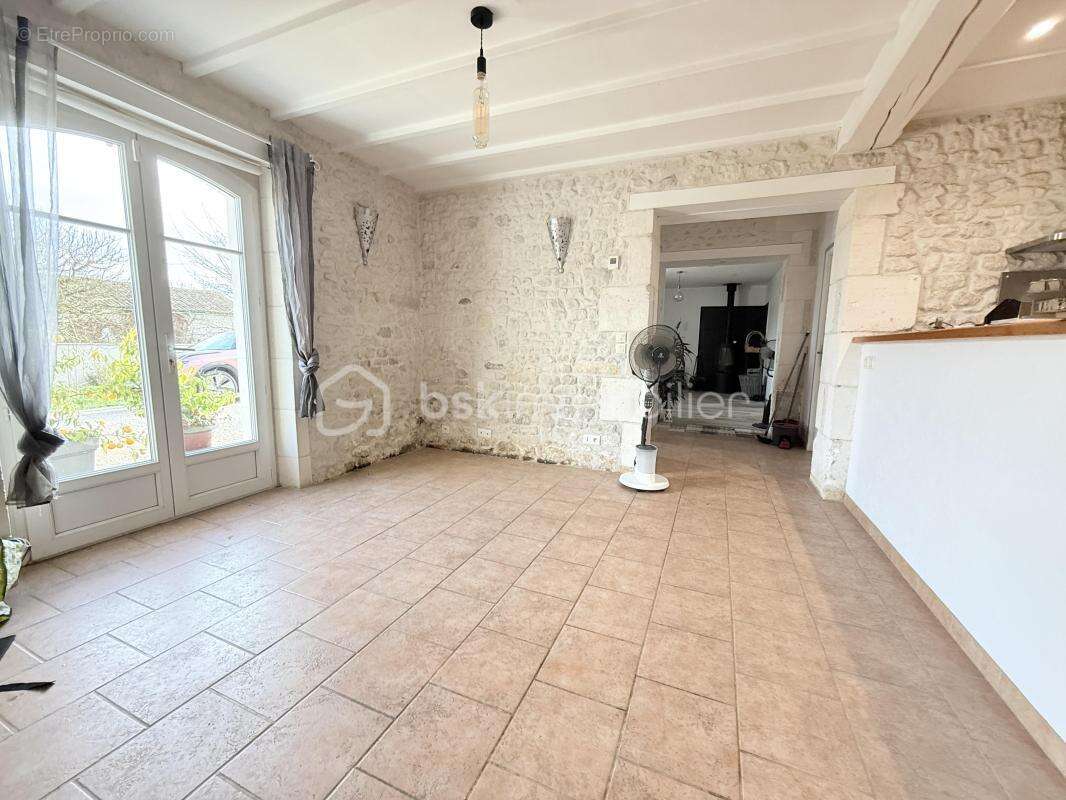 maison en pierre 4 chambres et garage - photo 12