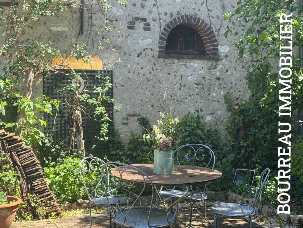 Maison à CEZY