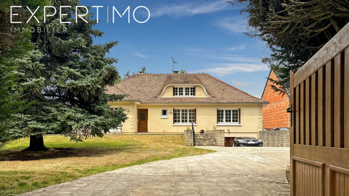 Maison à ETAMPES