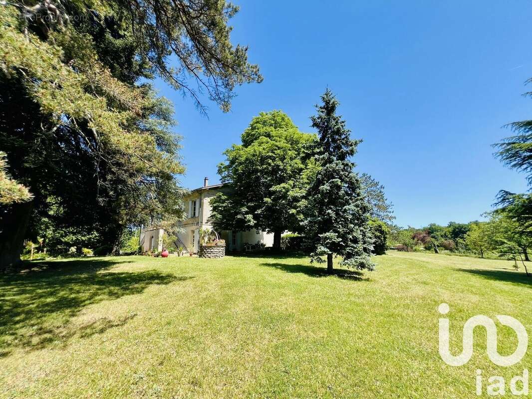 Photo 3 - Maison à BEYCHAC-ET-CAILLAU