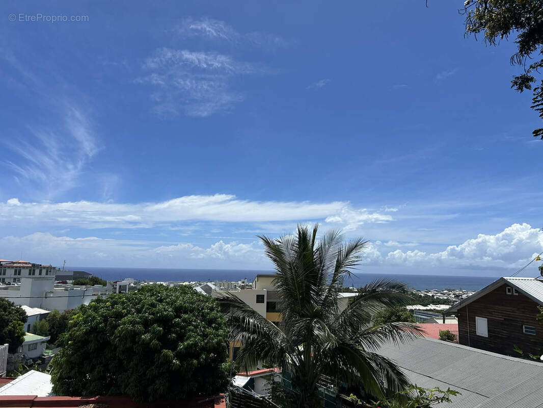 Terrain à SAINT-DENIS