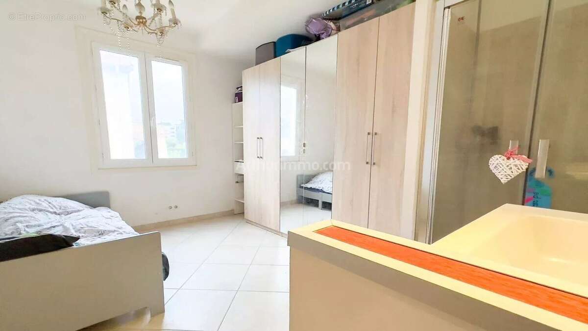 Appartement à VILLENEUVE-LOUBET