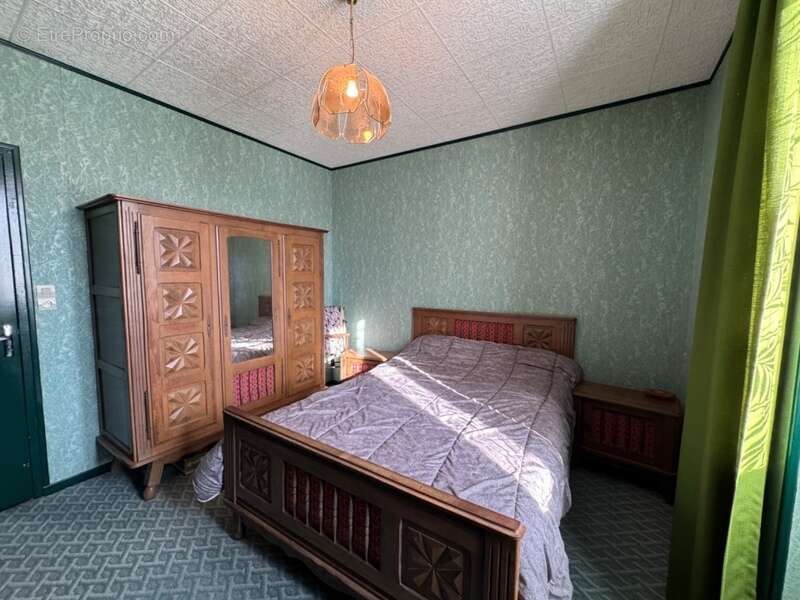 Maison à SAINT-LEGER-MAGNAZEIX