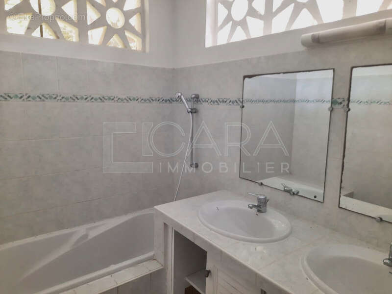 Maison 182 m² à Remire-Montjoly  - photo 6