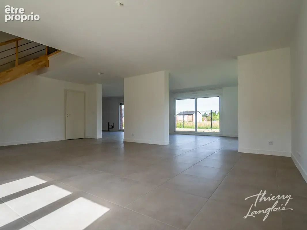 Maison 170 m2 sur une parcelle de 535m2 proche lycées - photo 2