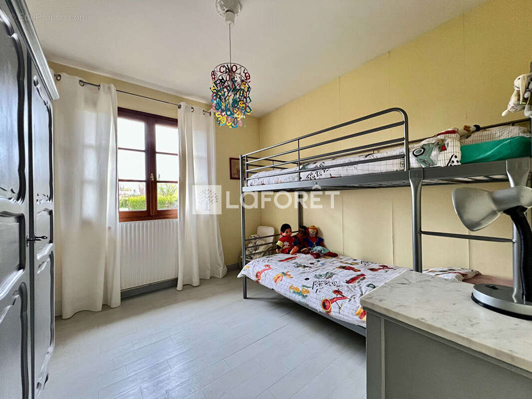 Maison à RONCHEROLLES-SUR-LE-VIVIER