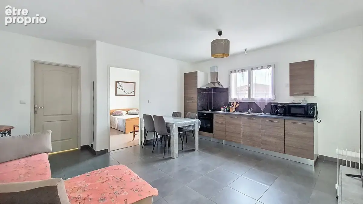 À vendre   Villa de plain-pied avec appartement T2  piscine et grand sous-sol   Saint-Sériès (34400, - photo 11