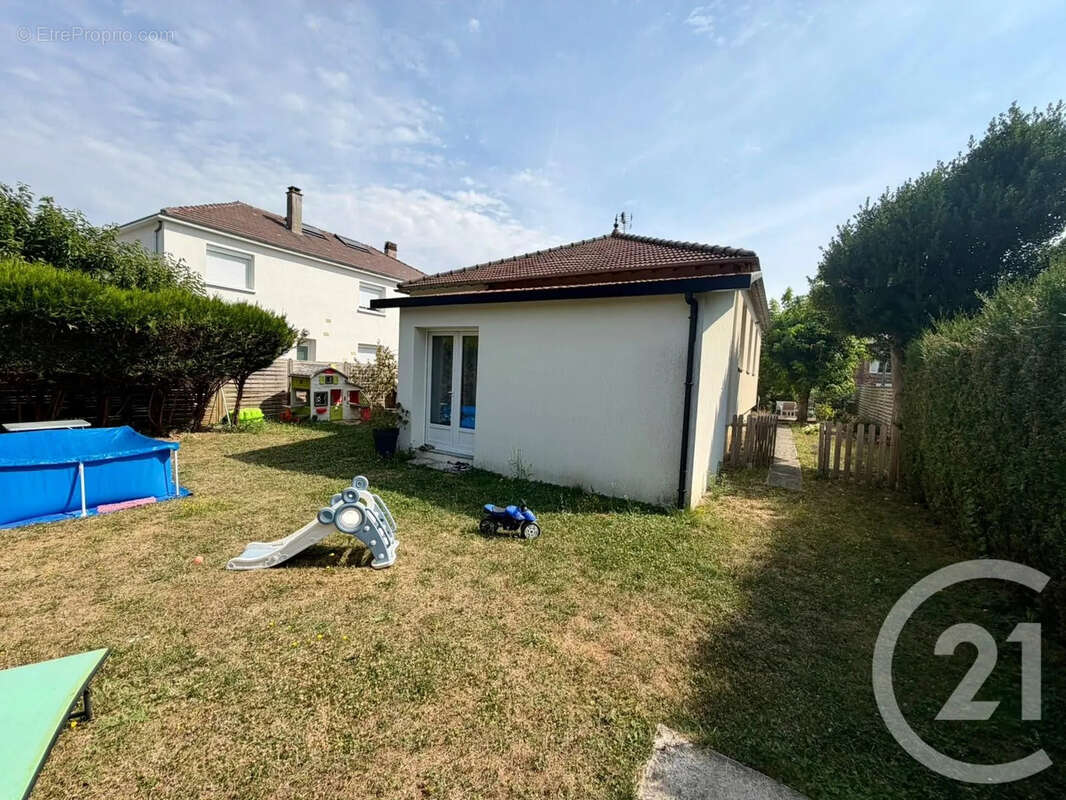 Maison 95 m² à Saint-Mard  - photo 15