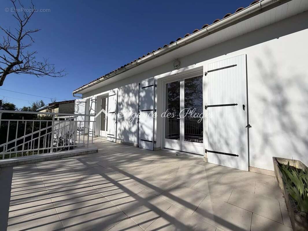 Maison à MESCHERS-SUR-GIRONDE