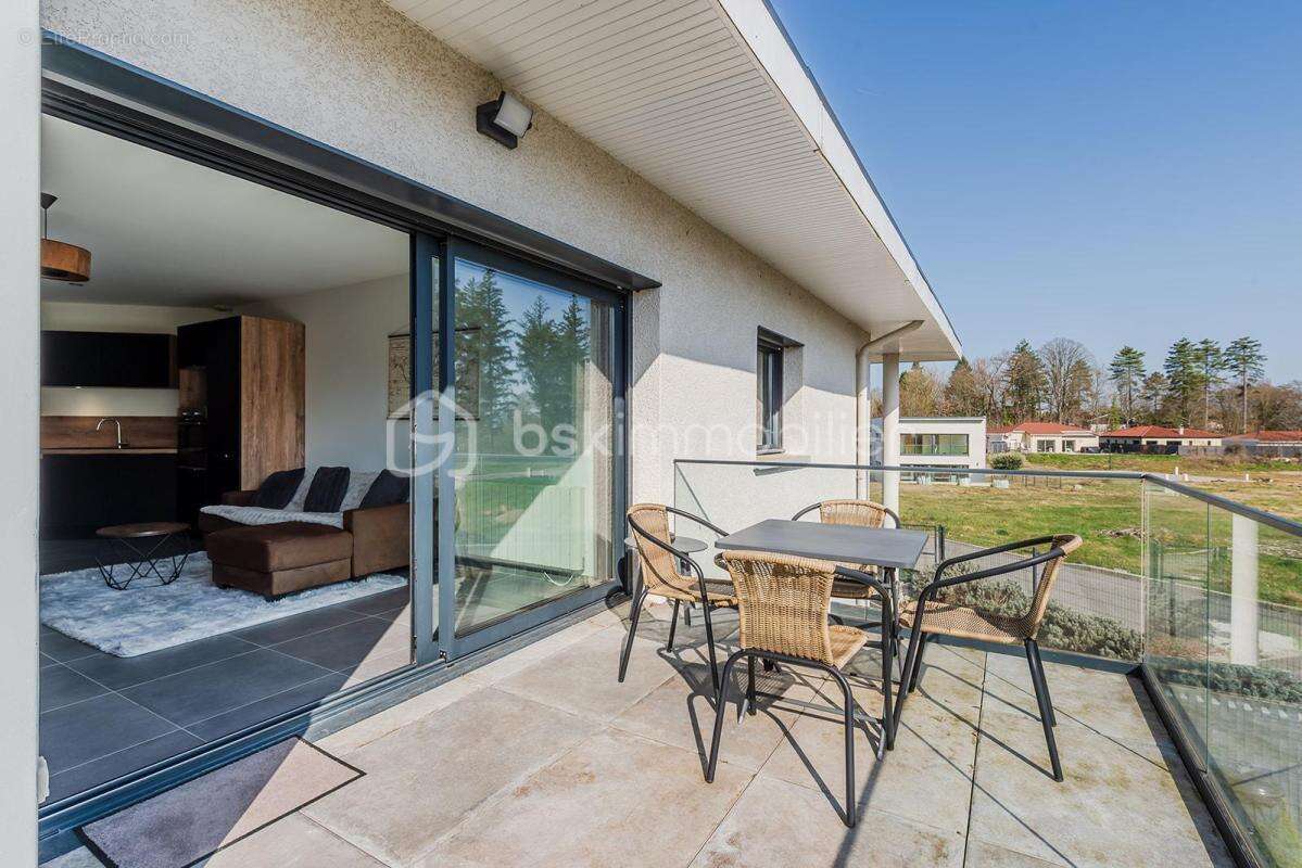 Appartement à CHAZEY-SUR-AIN