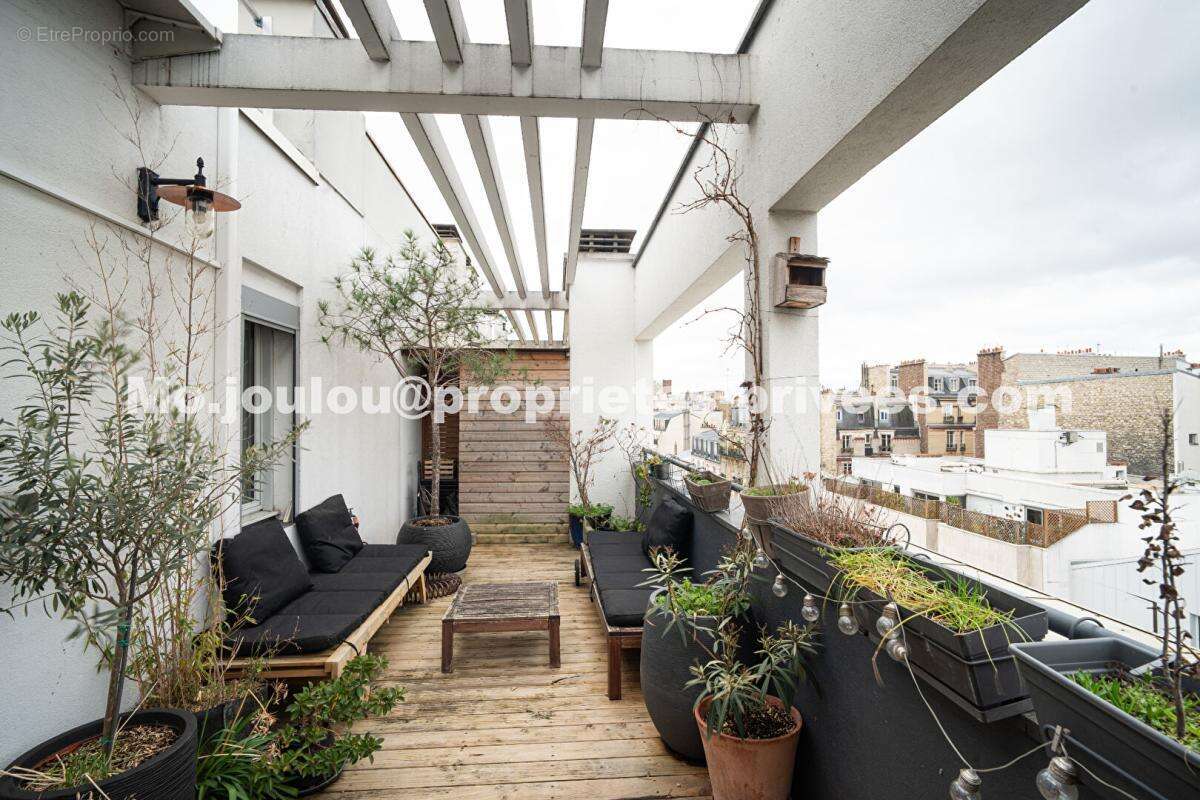 Appartement à PARIS-17E