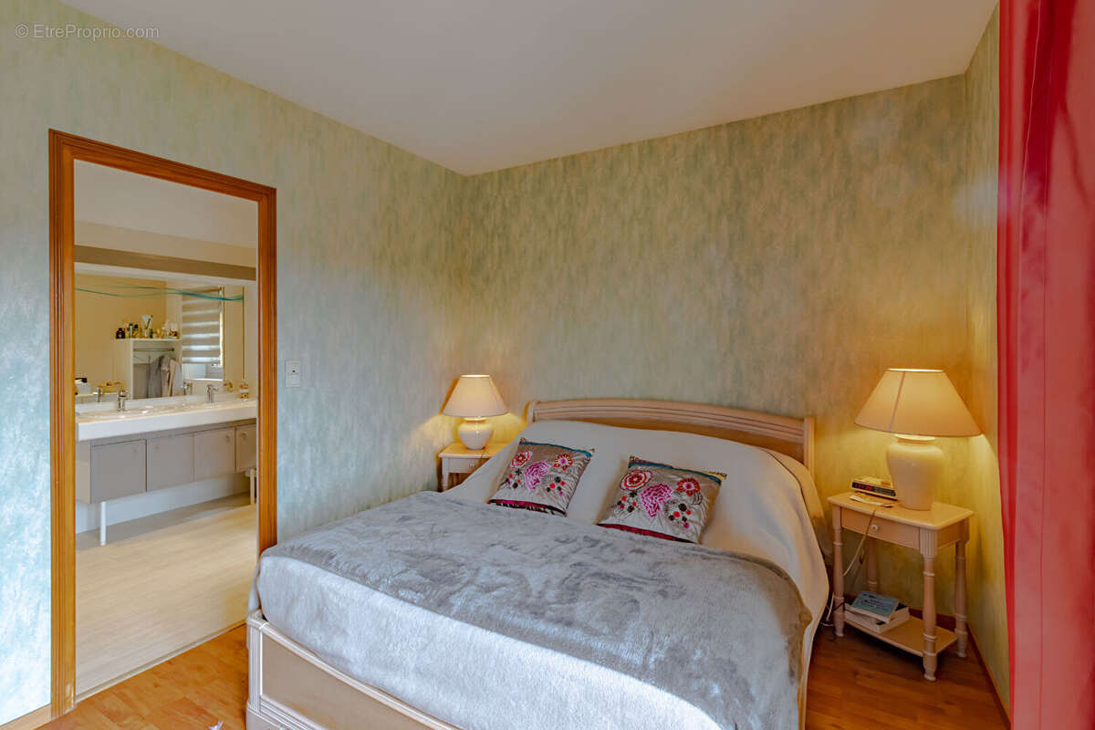 Maison à CARSAC-AILLAC