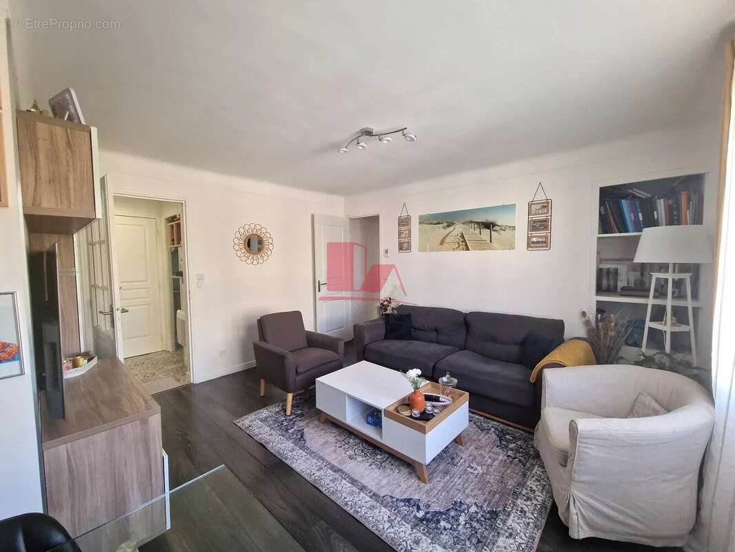 Appartement à L&#039;HAY-LES-ROSES