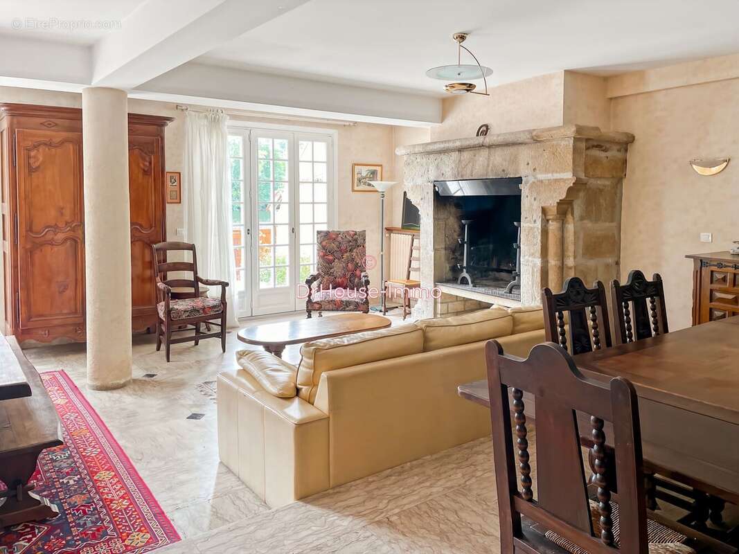 Maison à BEAULIEU-SUR-DORDOGNE