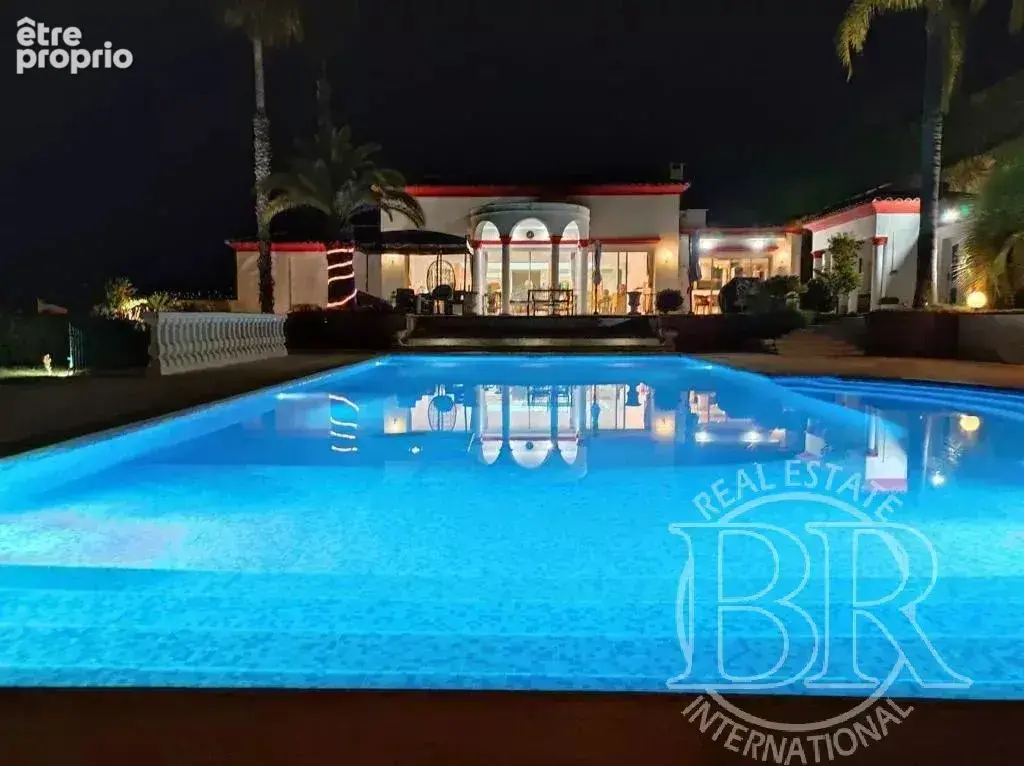A Vendre NICE  Saint - Antoine Villa de 660  m² sur le terrain 4000  m² piscine extérieur , piscine intérieur, tennis - photo 5