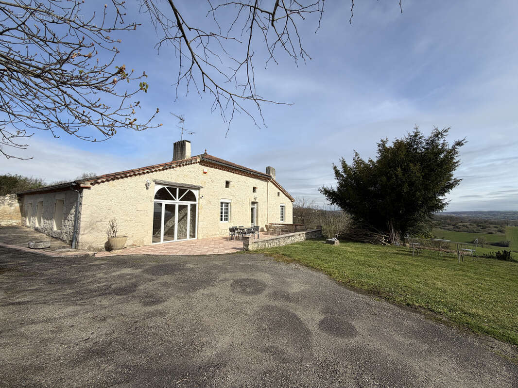 Maison à SAINT-PIERRE-DE-CLAIRAC