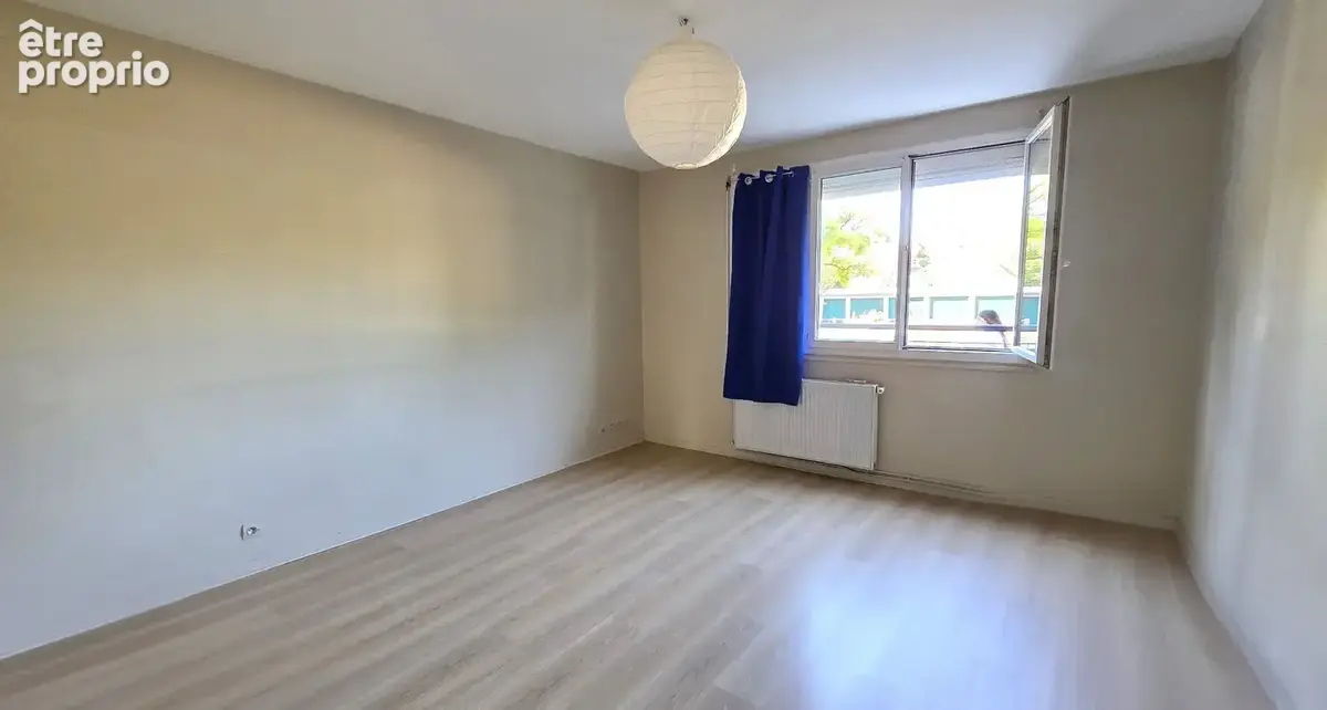 F3 2 ch. avec parking et cave - Gare à 15 min - photo 7