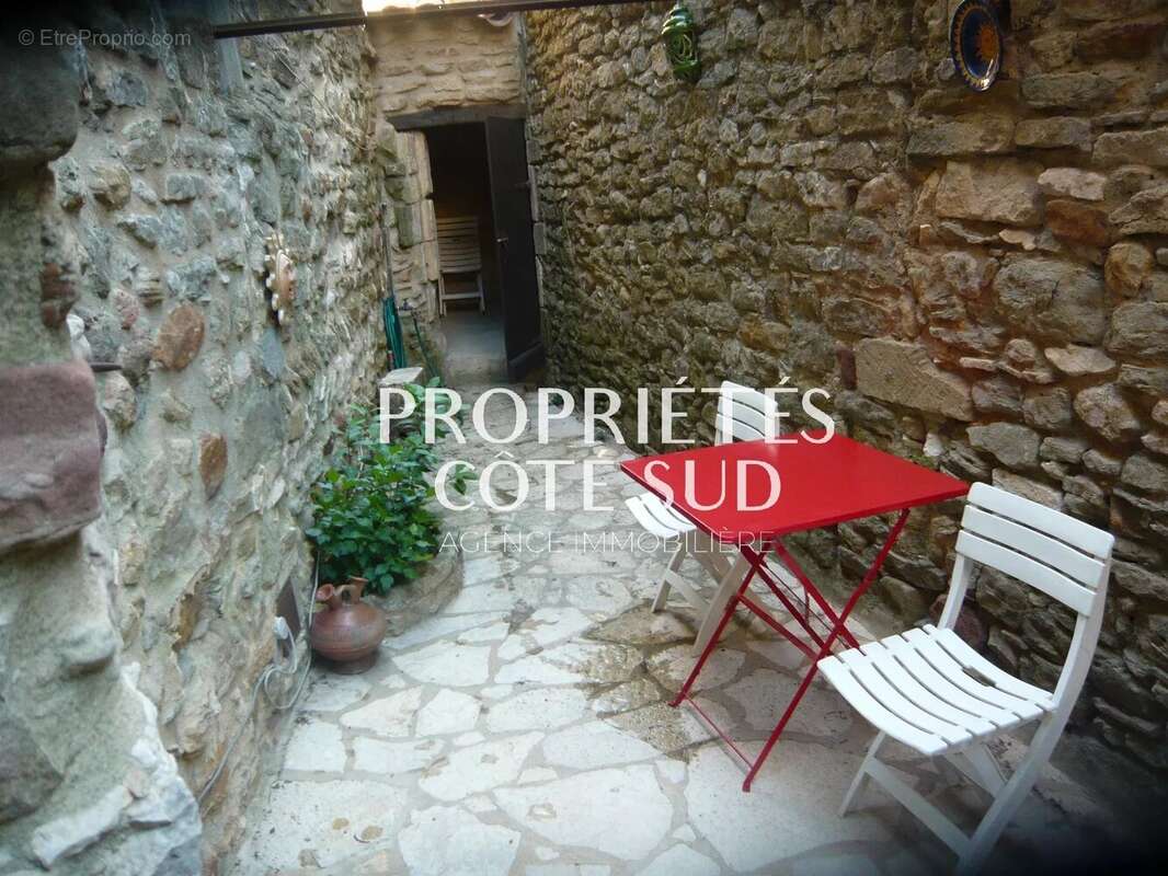 Maison à SAINT-PONS-LA-CALM
