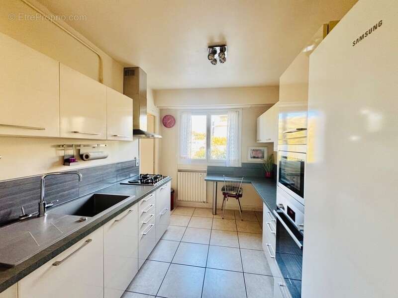 Appartement à MARSEILLE-9E