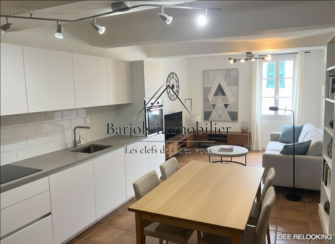 Appartement à VARAGES