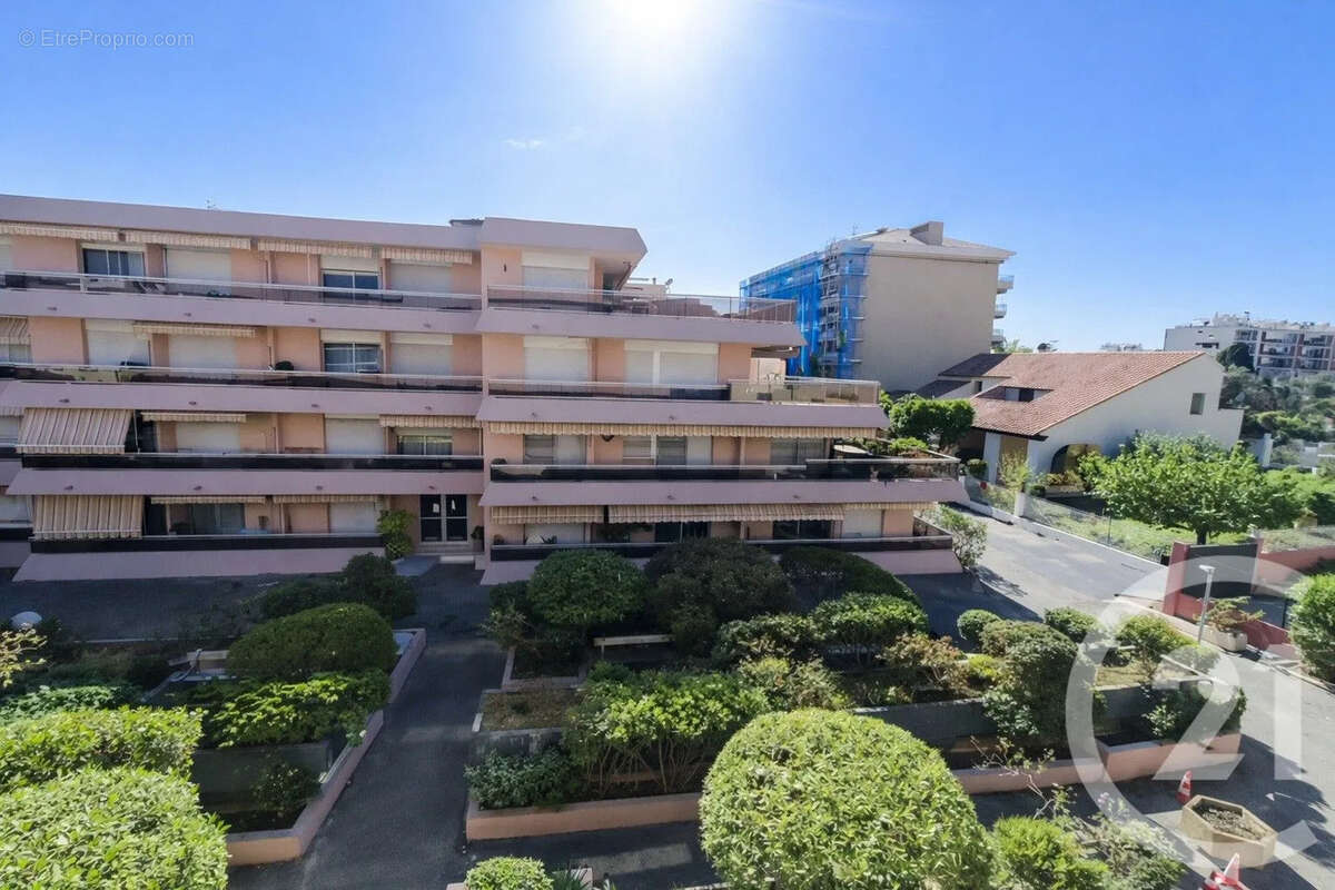 Appartement à ROQUEBRUNE-CAP-MARTIN