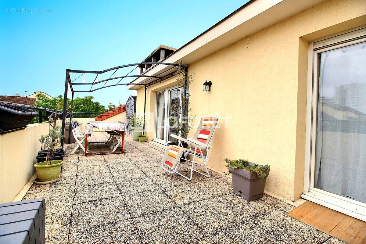 Appartement à GENNEVILLIERS