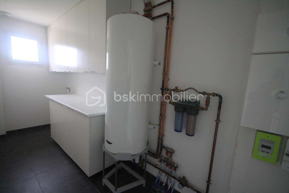 Maison à D&#039;HUISON-LONGUEVILLE