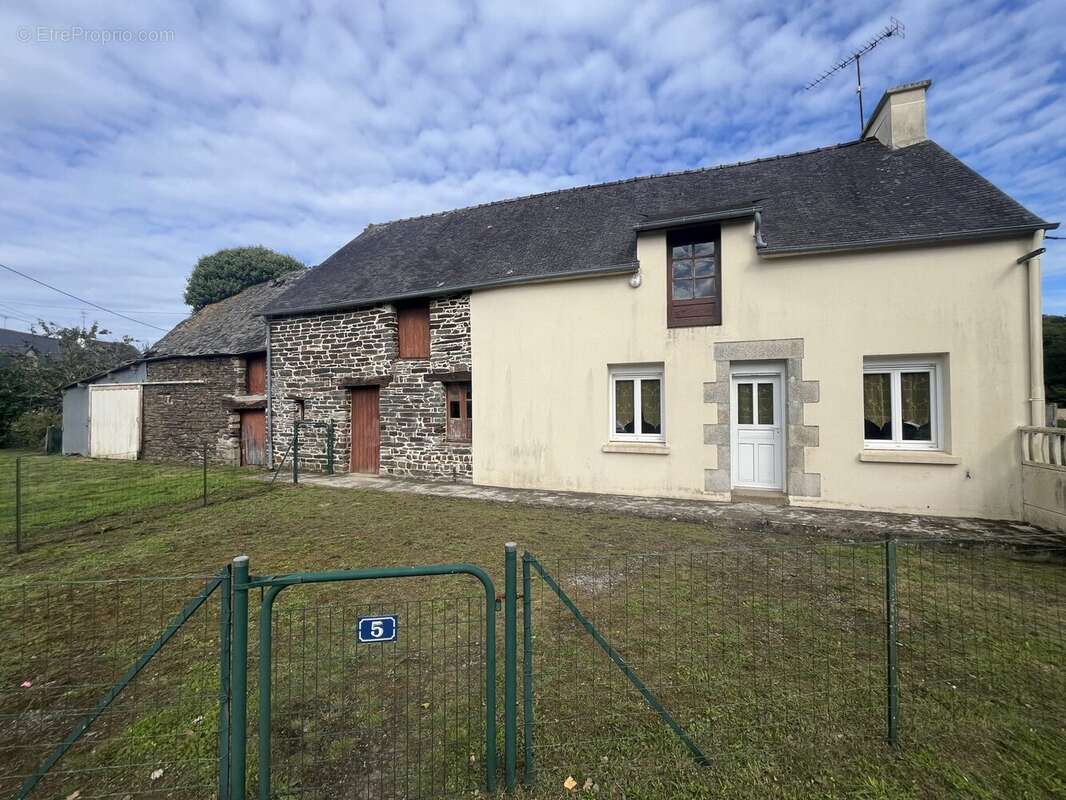 Maison à LOYAT