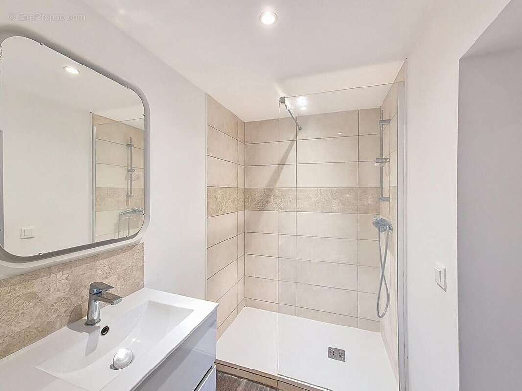 Photo 8 - Appartement à FLASSANS-SUR-ISSOLE