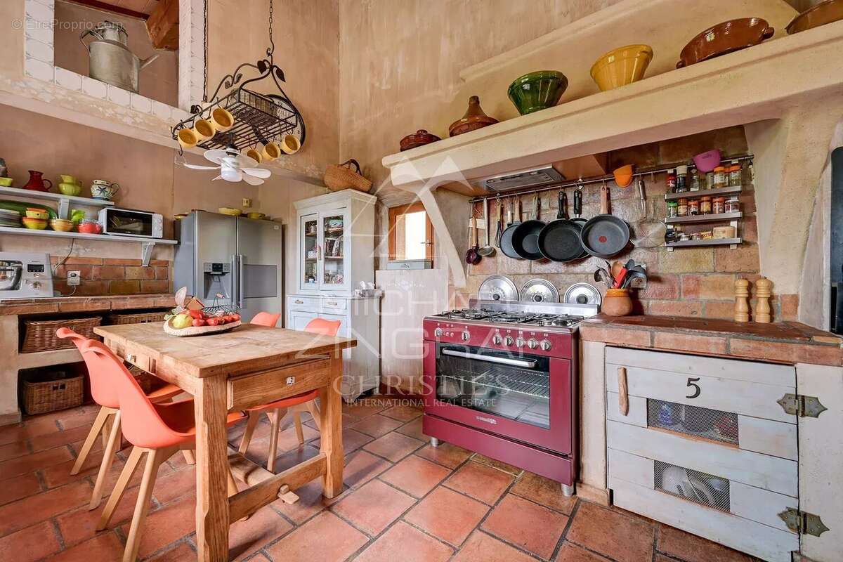 Maison à SAINT-CYR-SUR-MER