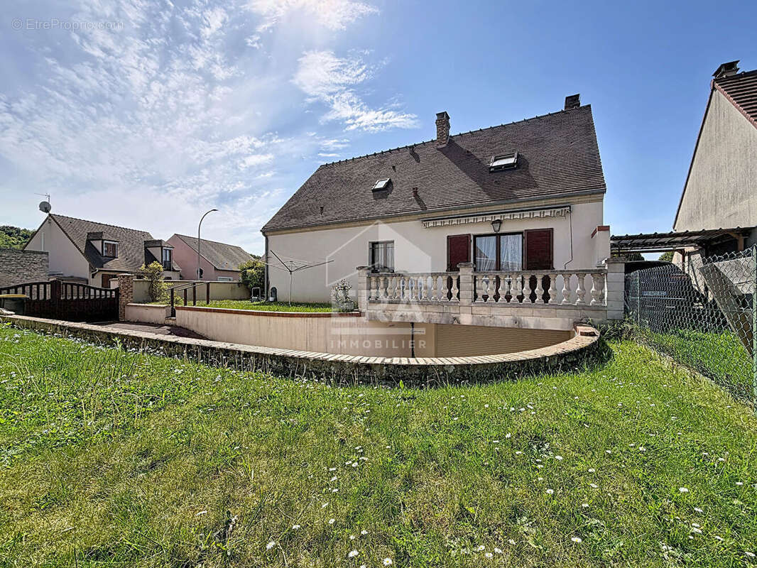 Maison à ETAMPES