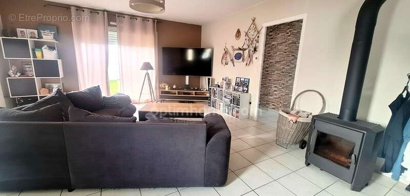 Maison à VOUILLE-LES-MARAIS